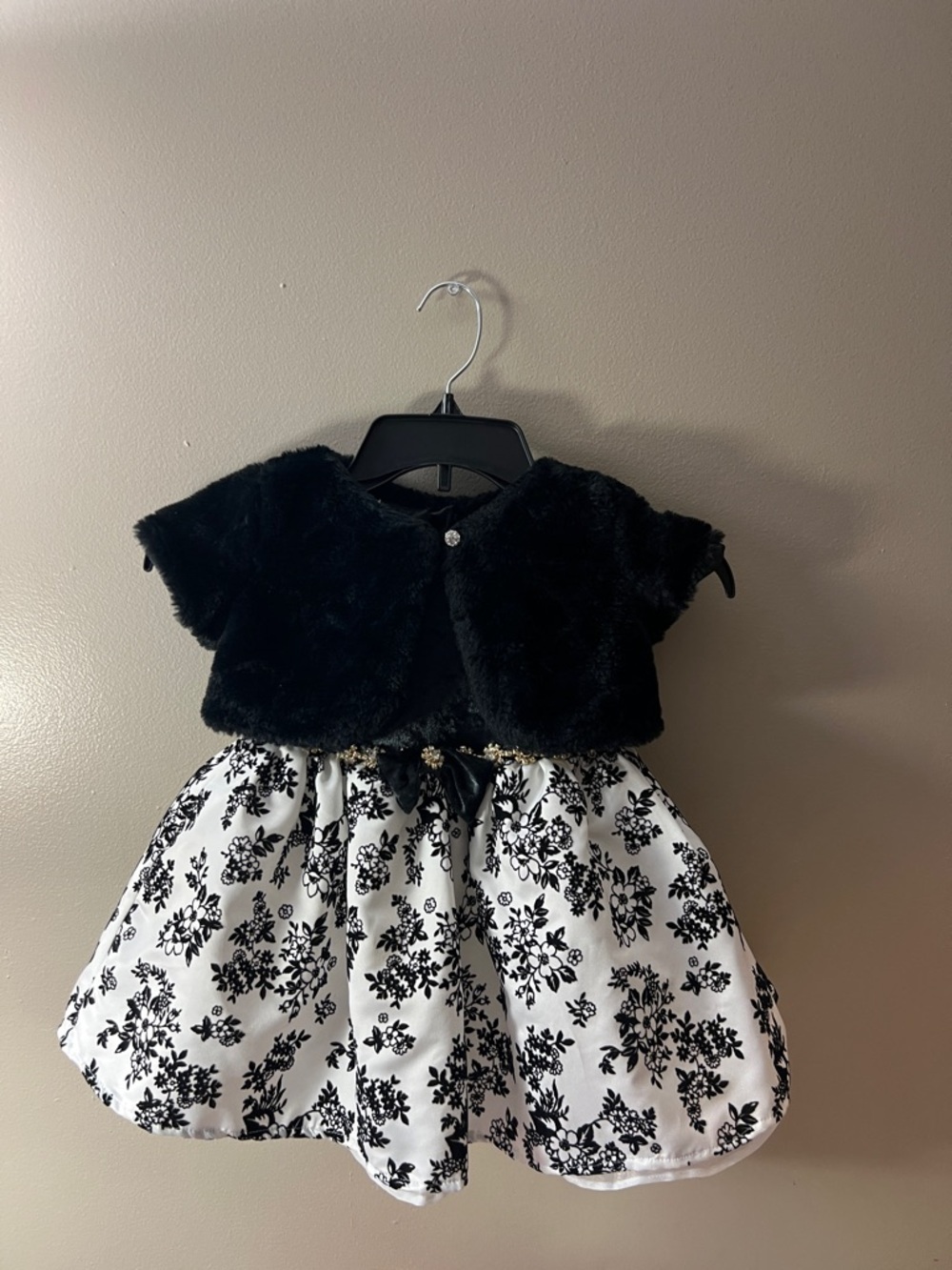 Harlow & Roses Black Faux Fur Bolero with Black & White Floral Party Dress